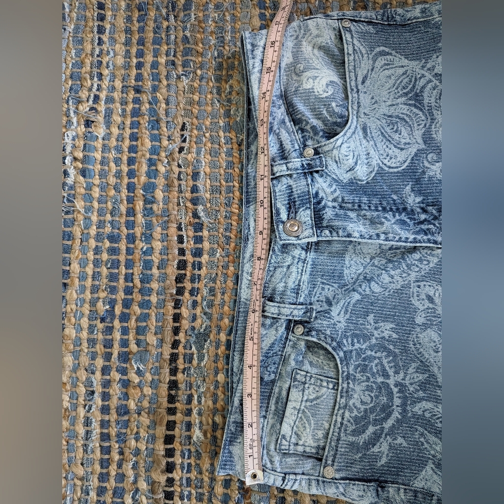 DG2 Diane Gilman Women's Jeans Cropped Flare Blue & White Allover Print SZ 14P - Picture 8 of 10